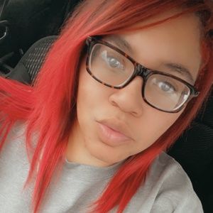 Meet your Posher, Halie